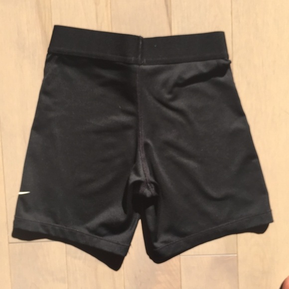 Nike pro shorts! - Picture 3 of 4
